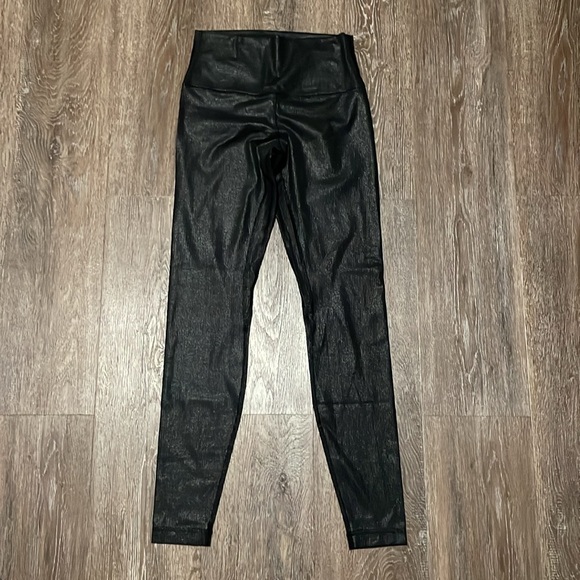 Beautiful Lululemon 3-piece Bundle. Size 6 - Picture 5 of 11